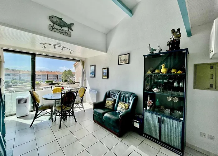 Appartement Attrayant Donnant Sur La Marina Sc020-051 *